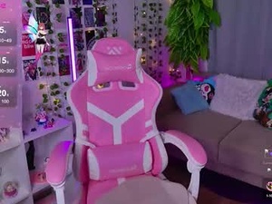 carolinebigboobs's webcam
