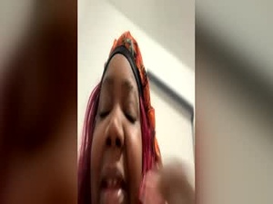 ceeceeluv8285's webcam