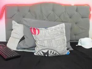 charmingsinner_s2's webcam