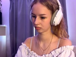 cherryrush951544's webcam