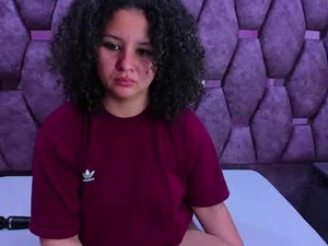 chiara_smith_'s webcam