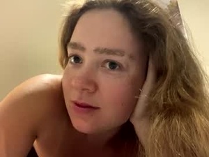 chloe_lovescock's webcam
