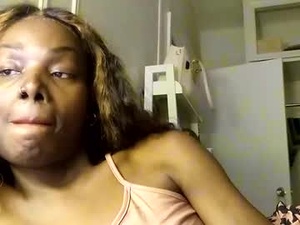 chocolatedrop_'s webcam