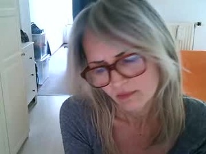 claudia_with_love's webcam