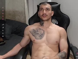 colombianmuscle8's webcam