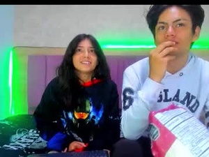 coralive_adoniscm101's webcam