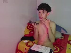 cuddly_twinkie's webcam