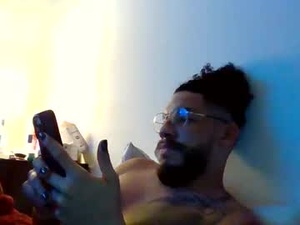 curly_louis's webcam