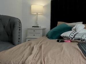 curly_luna_'s webcam