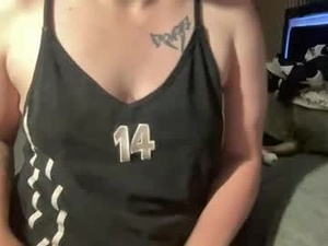 curvymommymenace's webcam