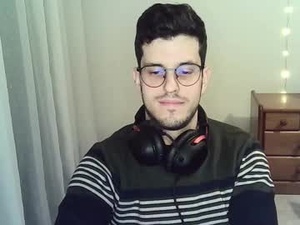 cute_but_masculine's webcam