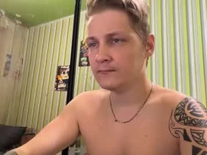 cuteblond_guy's webcam