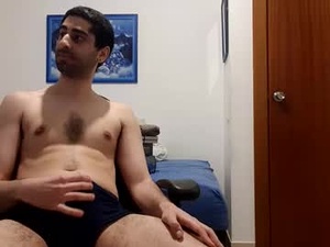 cuteguy52's webcam