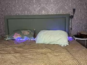 cutieblondyy's webcam