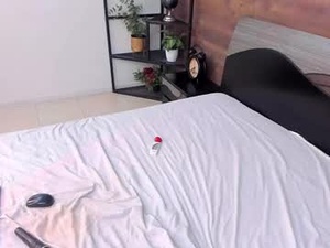 dakotadesire_10's webcam