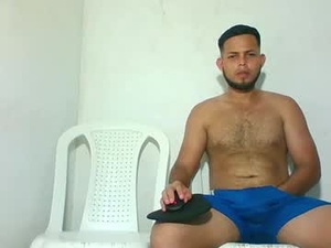 darkdreams_latinsofficial's webcam