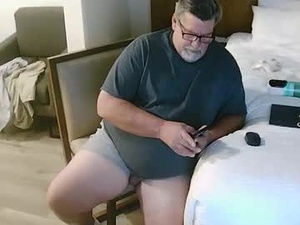 davidakafluffhorny4you's webcam