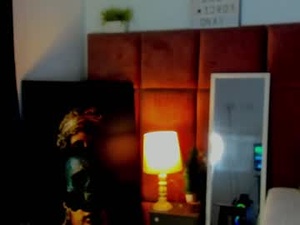 dhan_mackenzie's webcam
