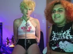 doggirlchewtoy's webcam