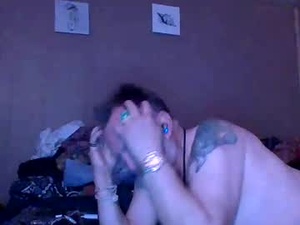 donttellmom72's webcam