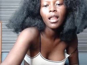 ebony_dark_melaninqueen's webcam