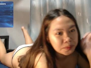 elara_mae's webcam