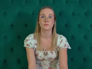 elaravoltage's webcam