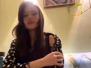 elenemiyose's webcam