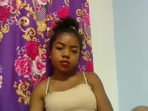 elinah630221's webcam