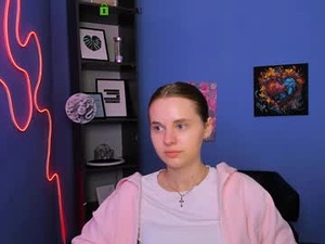 elli_ashley's webcam