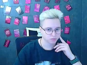 ellie_kisess's webcam