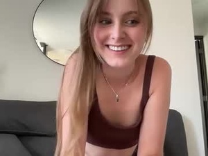 ellykeyofficial's webcam