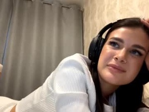 elswythaspell's webcam