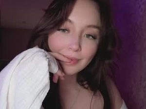 elusive_mia's webcam