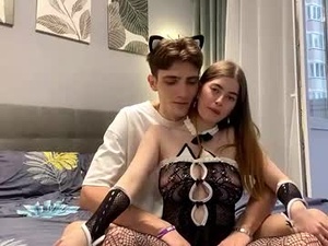 emiliacouple's webcam