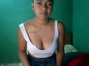 emiliah38830's webcam