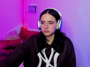 emily_lindey_'s webcam