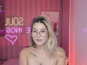 emma1_b_'s webcam