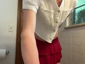 emmarose_2222's webcam
