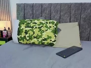 erotixcouple's webcam