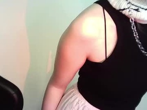 evie_muna's webcam