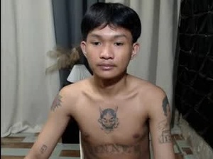 exoticasian_kyzer's webcam