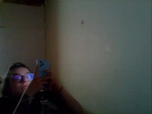 ezlngirl's webcam