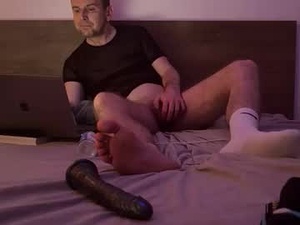 feet_fun_35's webcam