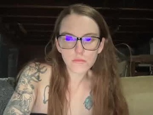 freakyredgivinghead's webcam