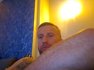 fuckmywifesboots2025's webcam