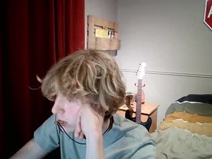 gayblondboy's webcam