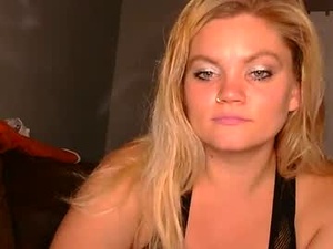 girlnextdoo4's webcam