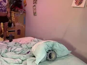 girlyanny's webcam