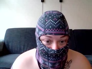 gloriousholes604's webcam